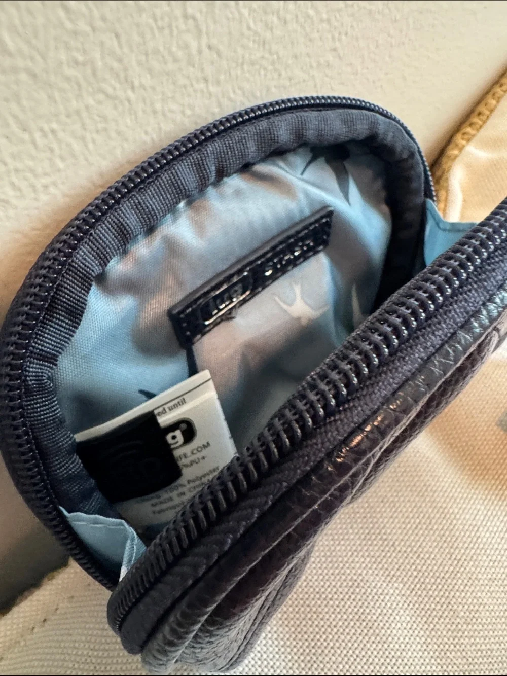 lug vegan leather Cosmetic Pouch/wallet RFID - Navy Blue